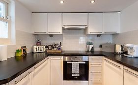 Lovely Flat In Chelsea